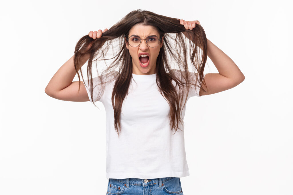 hair fall symptoms in hindi
